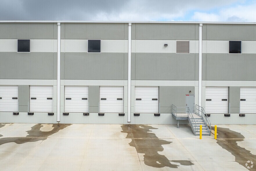 Primary Photo Of 2304 Reed Rd, Houston Distribution For Lease