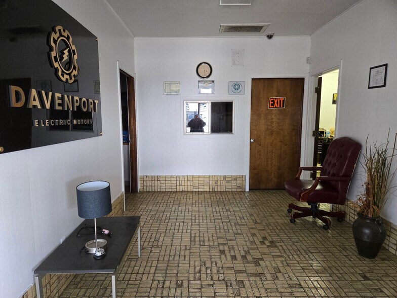 More Photos Of 658 Omaha Dr, Corpus Christi Industrial For Sale