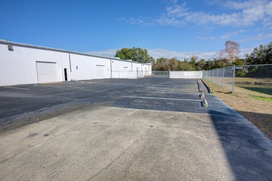 More Photos Of 6600 Youngerman Cir, Jacksonville Unknown For Lease