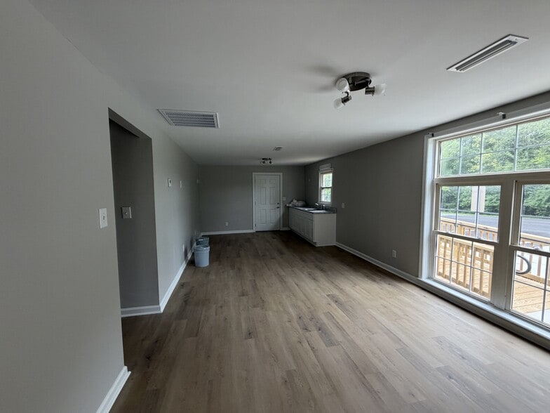 More Photos Of 424 Mt Phillips St, Rock Hill General Retail For Lease
