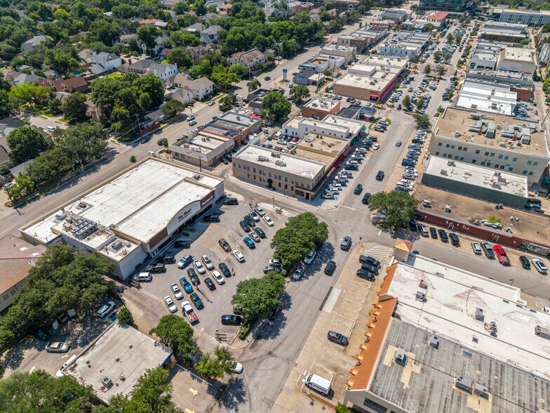More Photos Of 6801 Snider Plz, Dallas Unknown For Lease