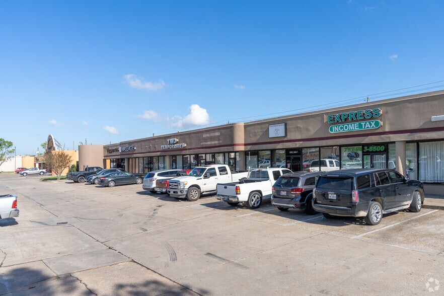 More Photos Of 8503 Gulf Fwy, Houston Unknown For Lease