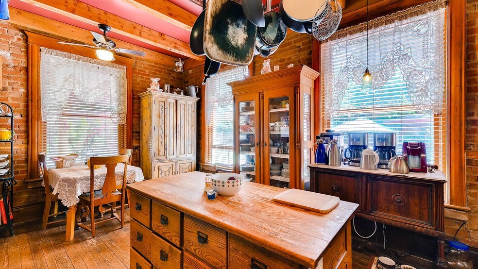 More Photos Of 1305 W 3rd St, Florence Hotel For Sale