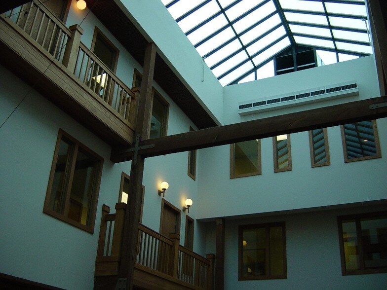 More Photos Of 1338 Commerce Ave, Longview Office For Lease