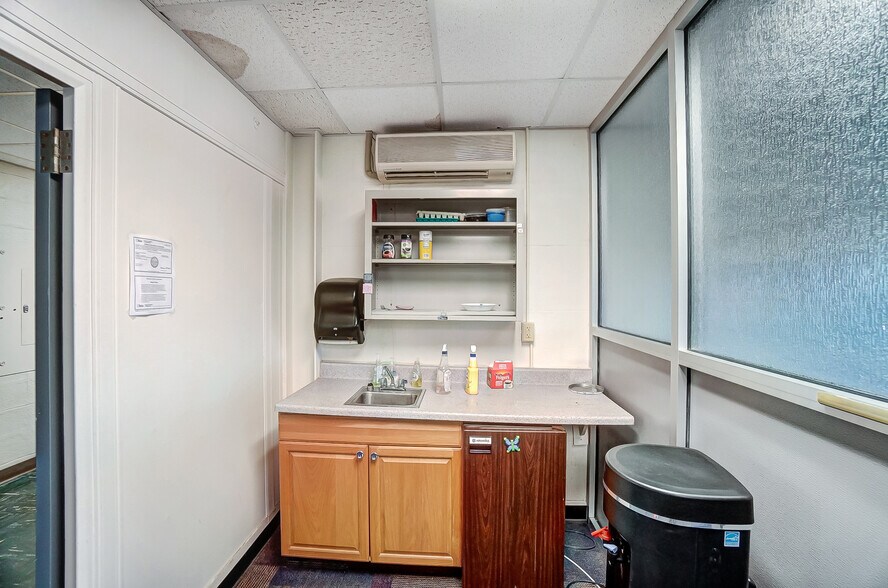 More Photos Of 150 E South College St, Yellow Springs Research And Development For Sale