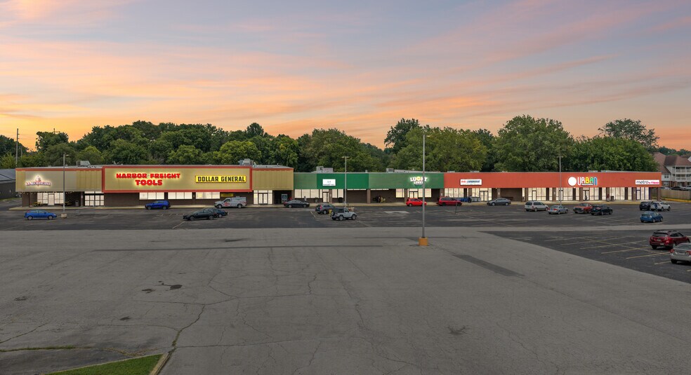 More Photos Of 1502-1508 N Cunningham Ave, Urbana Storefront For Sale