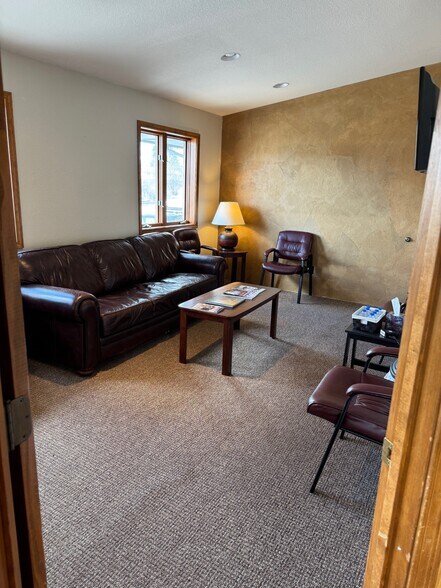 More Photos Of 1230 N 1st St, Hamilton Medical For Lease