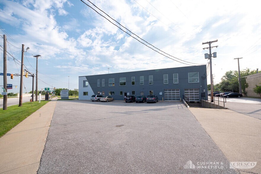 More Photos Of 5500 S Marginal Rd, Cleveland Office For Lease