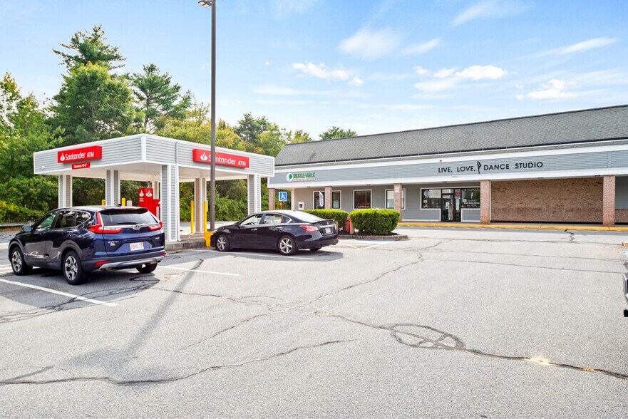 More Photos Of 406 Main St, Plympton Freestanding For Lease