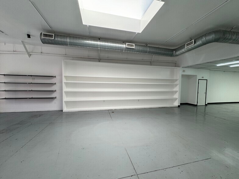 More Photos Of 455 N Fairfax Ave, Los Angeles Storefront For Lease