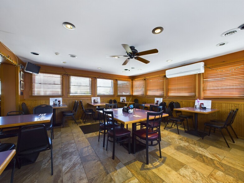 More Photos Of 501 Park Ave, Portsmouth Restaurant For Sale