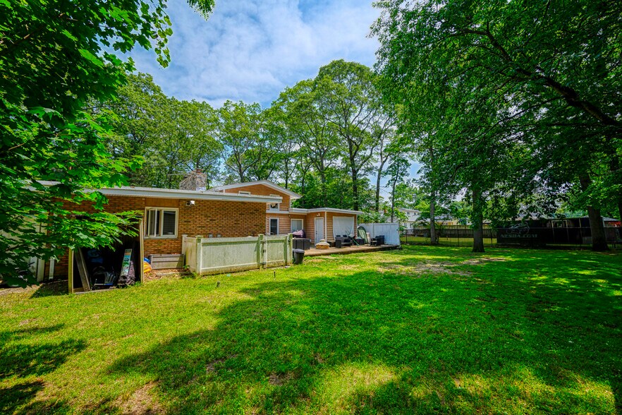 More Photos Of 10 Hunter Ave, Miller Place Office Residential For Sale