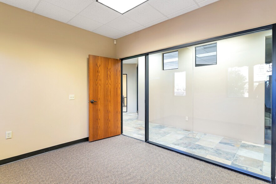 More Photos Of 10465 E Pinnacle Peak Pky, Scottsdale Medical For Lease