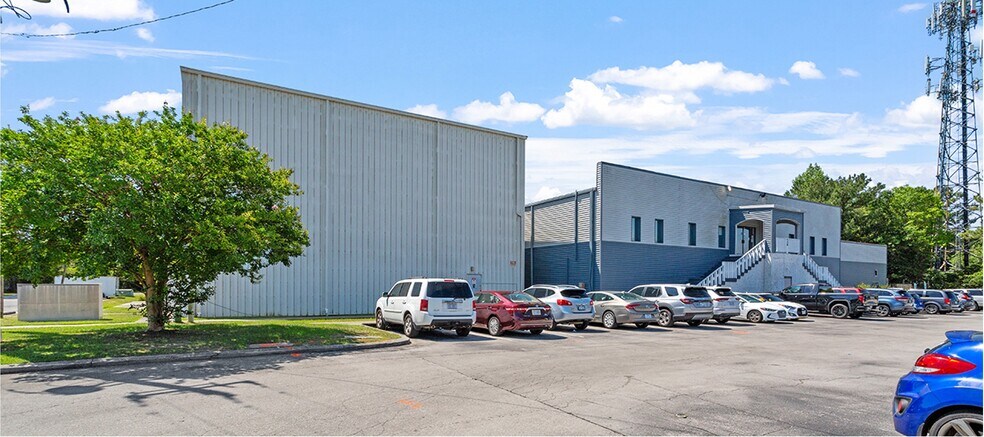 More Photos Of 104 N Marine Blvd, Jacksonville Health Club For Sale