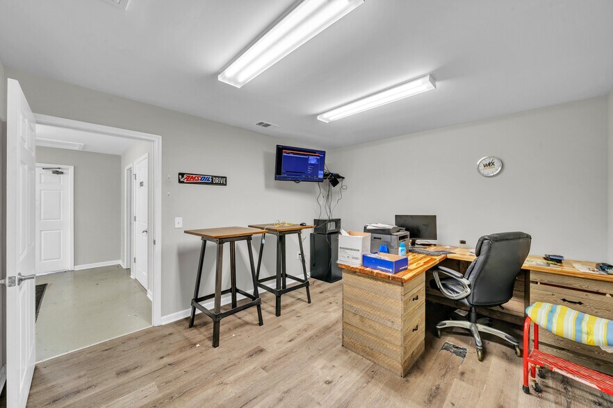 More Photos Of 494 GA Highway 247 S, Bonaire Freestanding For Lease