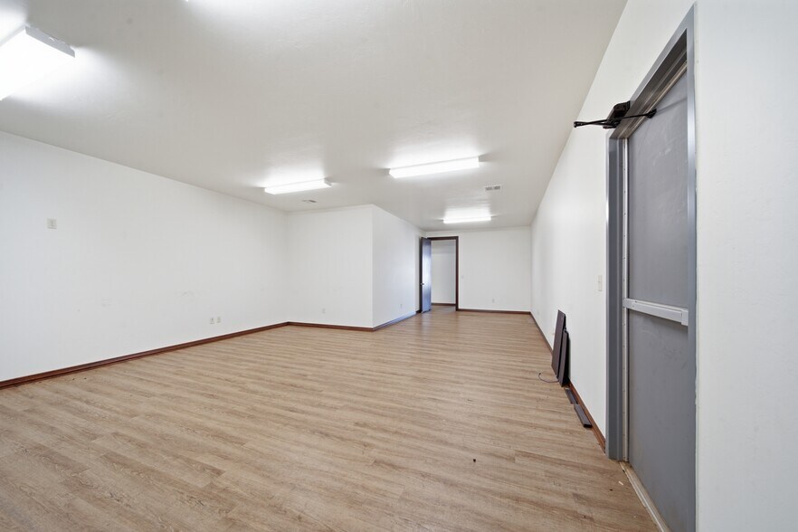 More Photos Of 370690 E Old Highway 64, Cleveland Office For Sale