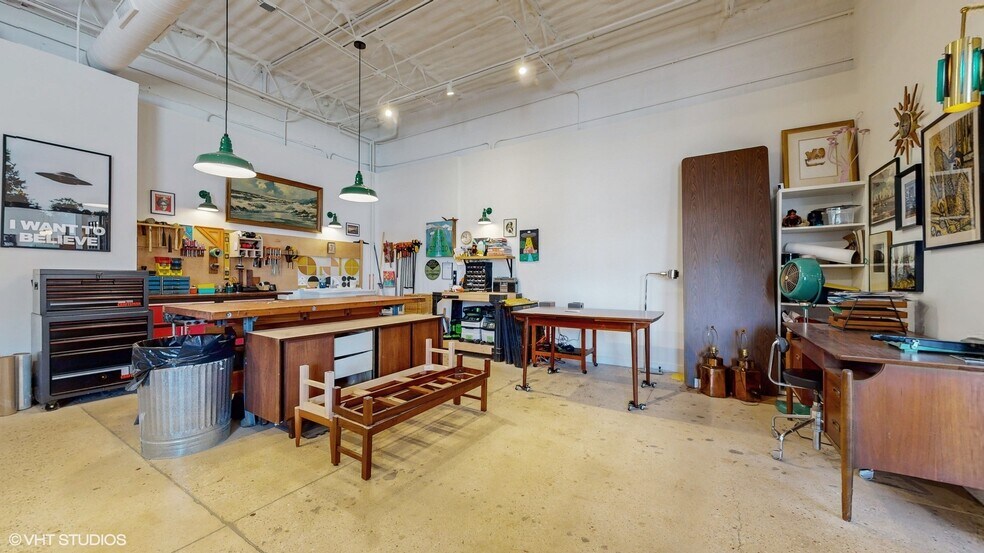 More Photos Of 3256 W Bryn Mawr Ave, Chicago General Retail For Lease