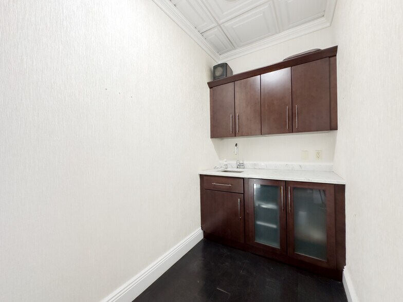 More Photos Of 110 E Ridgewood Ave, Paramus Medical For Sale