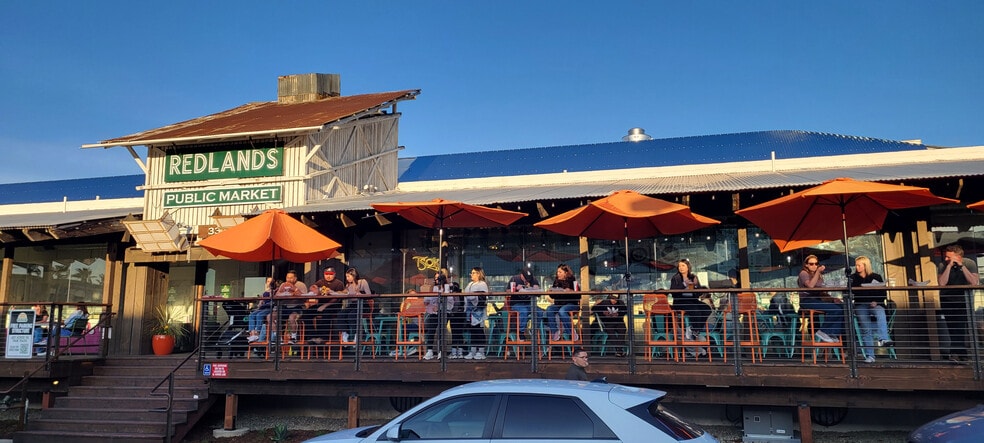 More Photos Of 330 3rd St, Redlands Restaurant For Lease