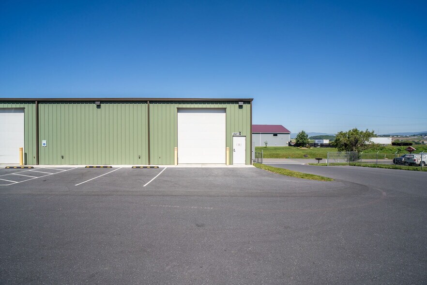 More Photos Of 1571 Pleasants Dr dr, Mount Crawford Warehouse For Lease