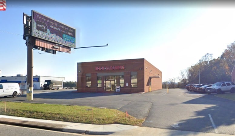 More Photos Of 17841 Forest Rd, Forest Storefront For Lease