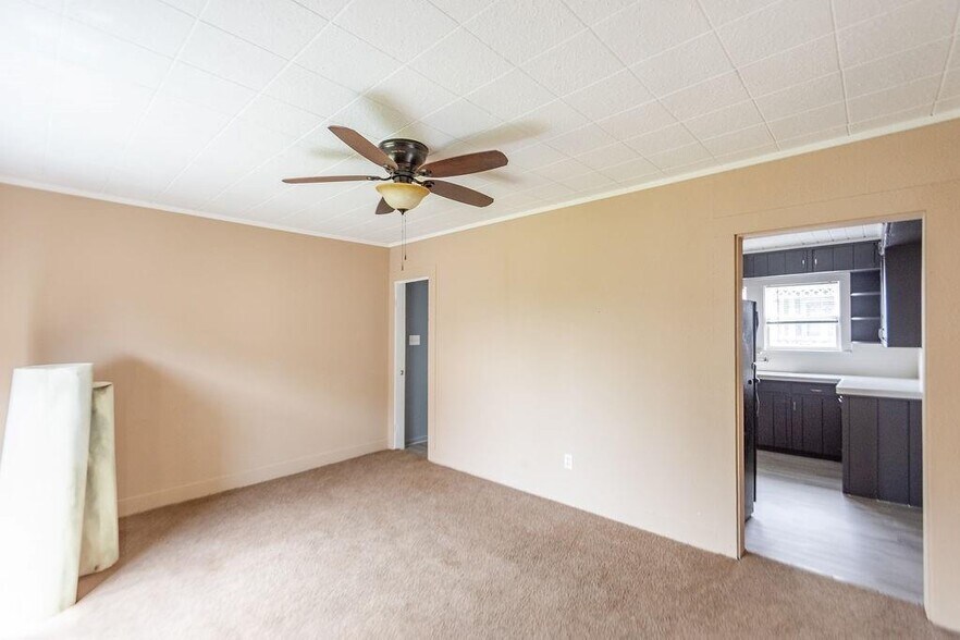 More Photos Of 2809 Market St, Baytown Office Residential For Lease