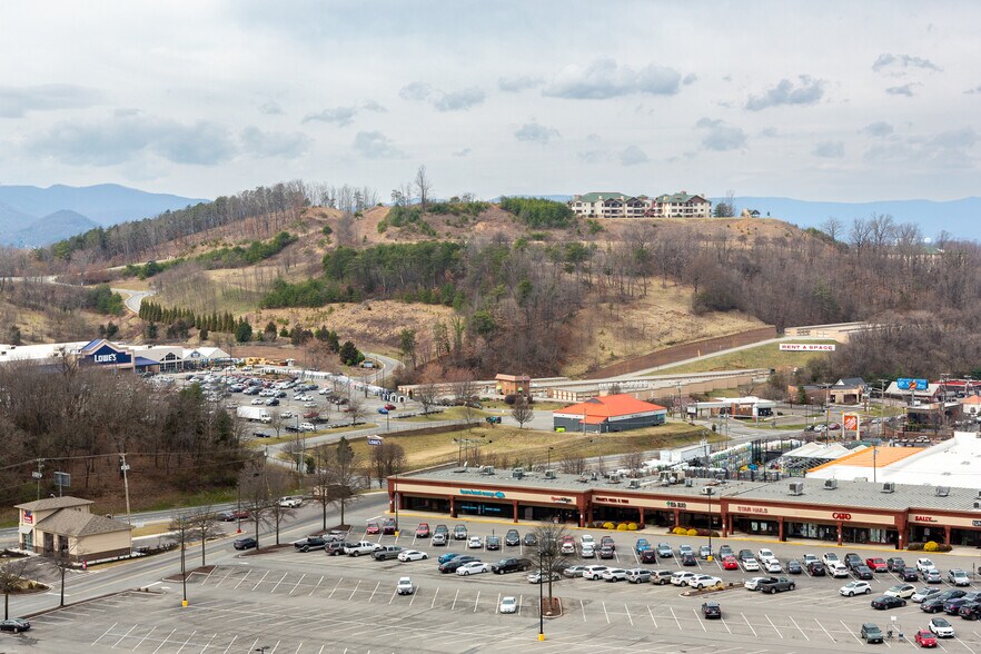 More Photos Of Pheasant Ridge Road, Roanoke Office For Lease