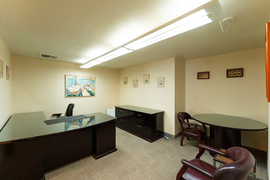 More Photos Of 434 E Broadway, Long Beach Loft Creative Space For Sale