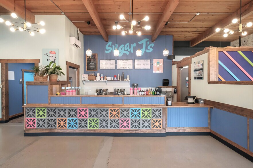 More Photos Of 220 2nd Ave SW, Albany Restaurant For Sale