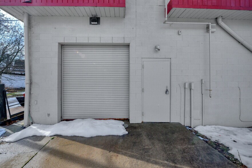 More Photos Of 177 Lexington Ave, Mansfield Freestanding For Sale