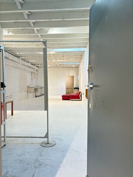 More Photos Of 166A 22nd St, Brooklyn Storefront Retail Office For Lease