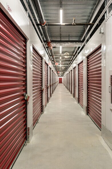 More Photos Of 1300-1338 E Gude Dr, Rockville Unknown For Lease