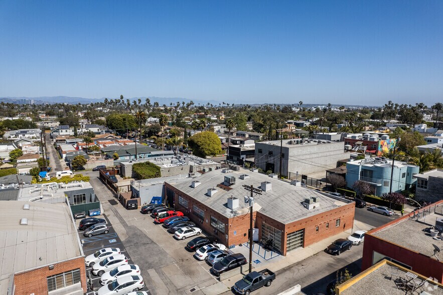 More Photos Of 523 Victoria Ave, Venice Loft Creative Space For Lease