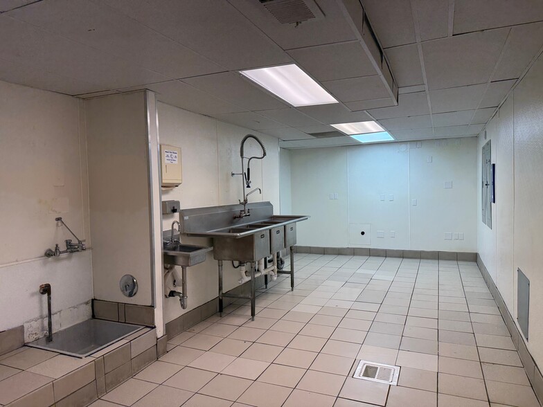 More Photos Of 1221-1233 State St, Santa Barbara Unknown For Lease