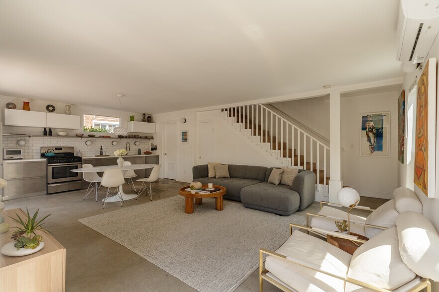 More Photos Of 40 18th Ave, Venice Apartments For Sale
