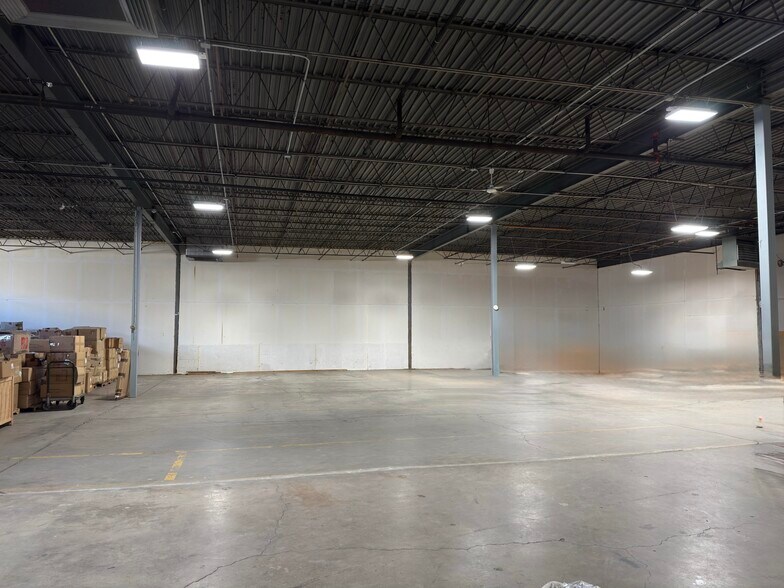 More Photos Of 65 Triangle Blvd, Carlstadt Warehouse For Lease