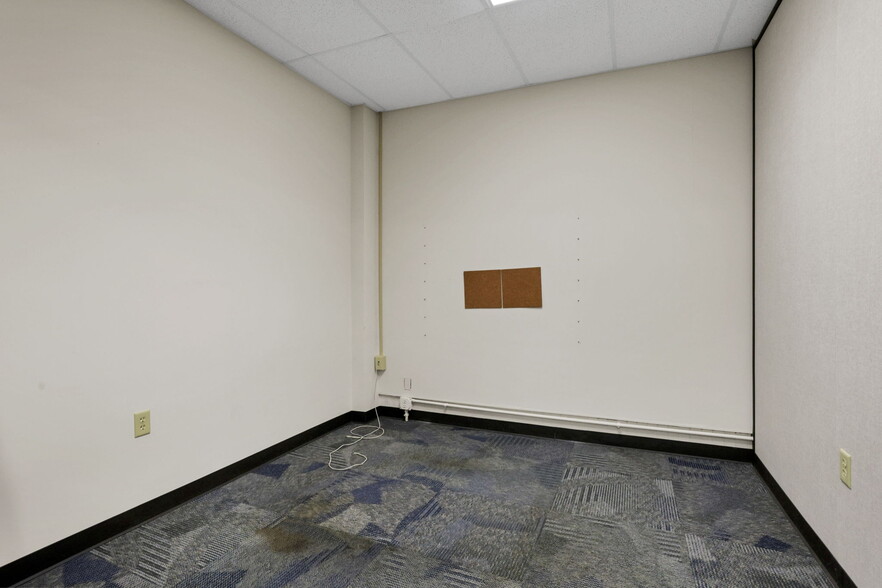 More Photos Of 300 E Auburn Ave, Springfield Office For Sale