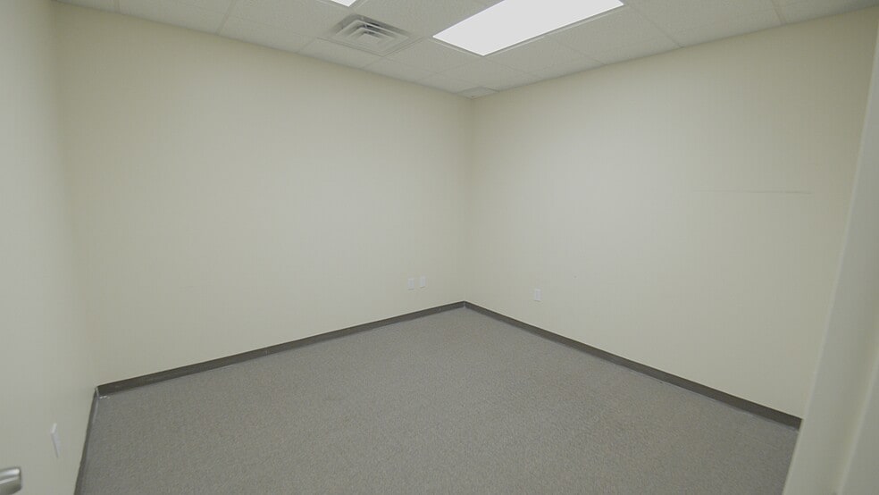 More Photos Of 203 Oakside Ln, Canton Medical For Sale