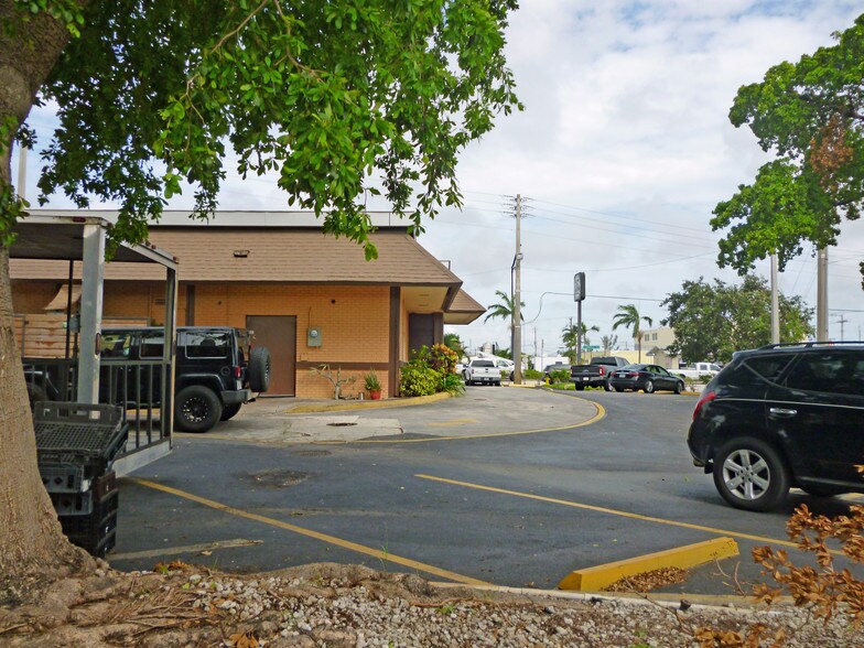 1190 E Commercial Blvd, Oakland Park, FL 33334 Retail For Lease