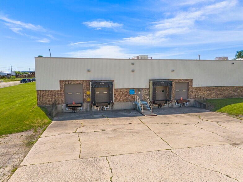 More Photos Of 200 E Avenue G, Rochelle Manufacturing For Sale