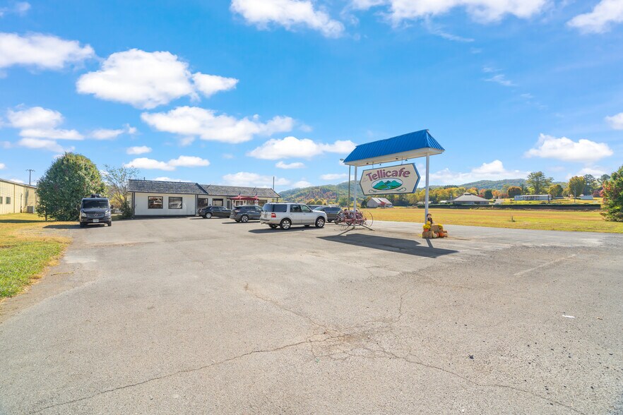 More Photos Of 128 Bank St, Tellico Plains Restaurant For Sale