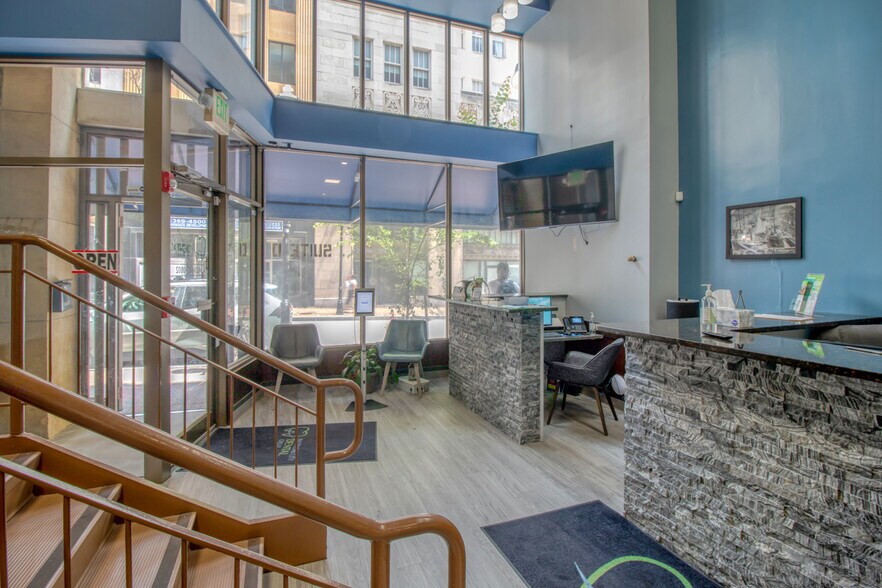 More Photos Of 300 N Charles St, Baltimore Apartments For Lease