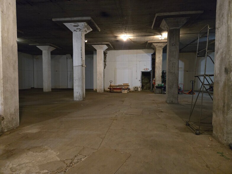 More Photos Of 6375 Furnace Rd, Ontario Warehouse For Sale