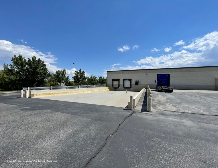 More Photos Of 1200 Main St, Bishop Freestanding For Lease
