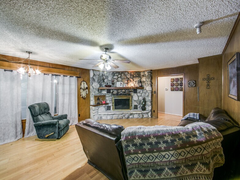 More Photos Of 536 S School St, Boerne Land For Sale