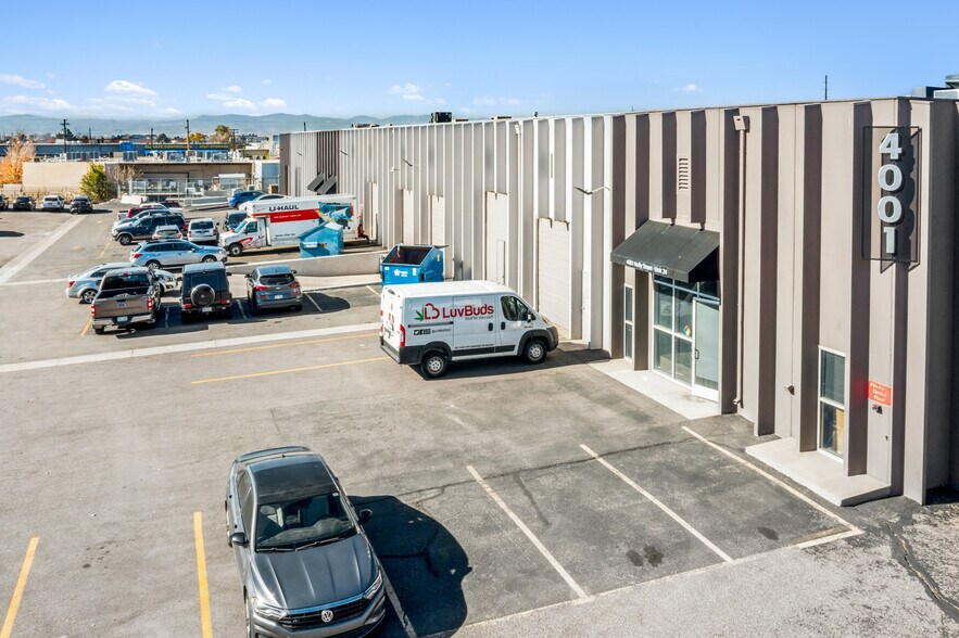 More Photos Of 4001 Holly St, Denver Warehouse For Sale