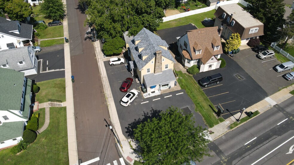 More Photos Of 1900 Old York Rd, Abington Apartments For Sale