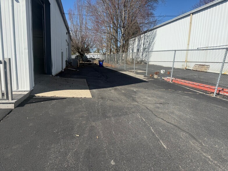 More Photos Of 67 Beverage Hill Ave, Pawtucket Industrial For Lease