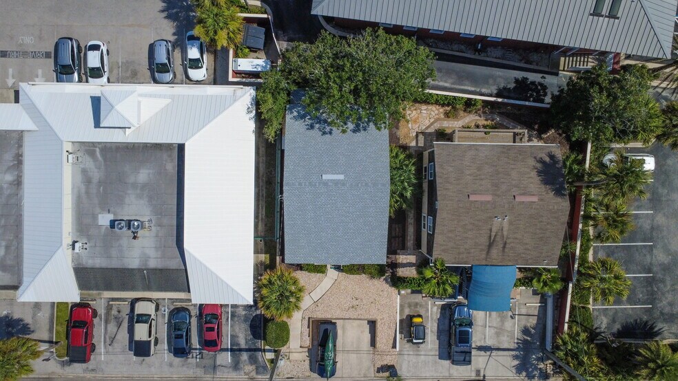 More Photos Of 372 Ahern St, Atlantic Beach Loft Creative Space For Sale