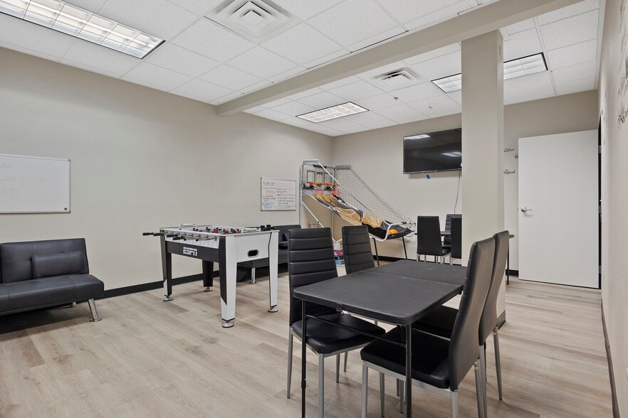 More Photos Of 4130 N Martin Luther King Blvd, North Las Vegas Office For Sale